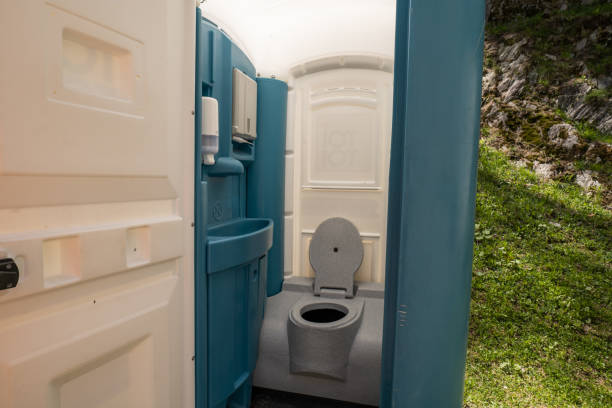 Best Affordable portable toilet rental  in Highland, KS